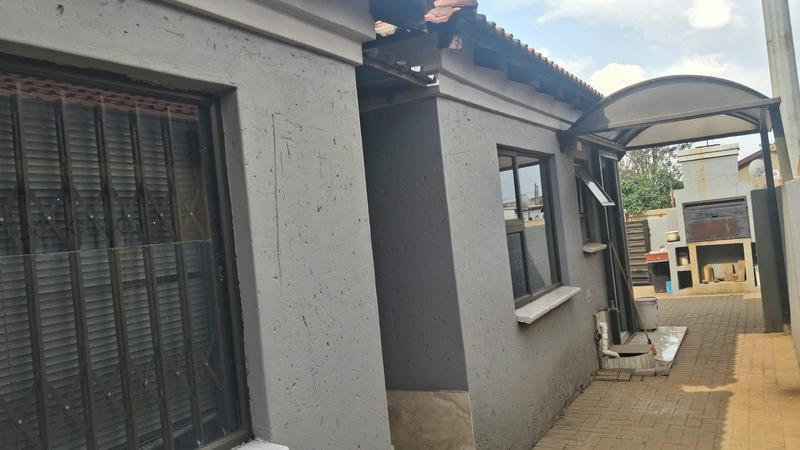 3 Bedroom Property for Sale in Siluma View Gauteng