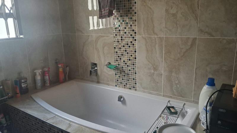 3 Bedroom Property for Sale in Siluma View Gauteng