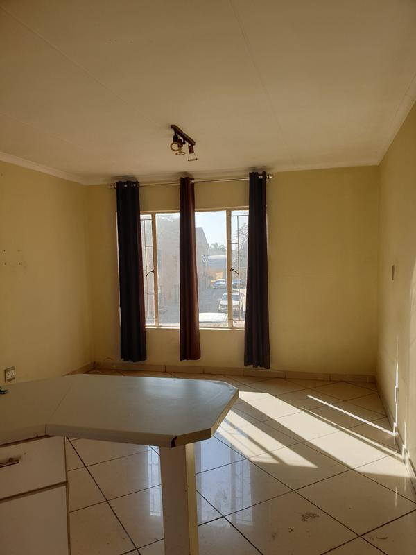 To Let 2 Bedroom Property for Rent in Lakefield Gauteng