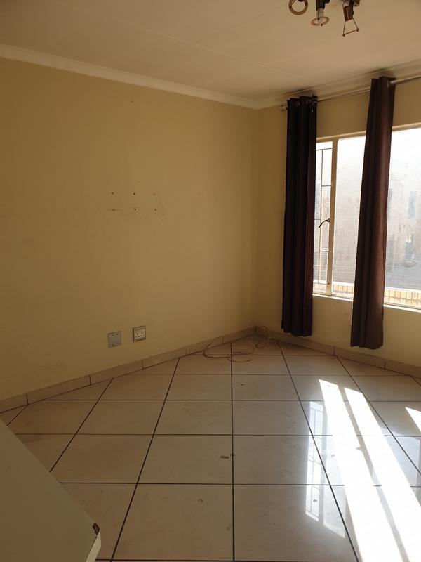 To Let 2 Bedroom Property for Rent in Lakefield Gauteng