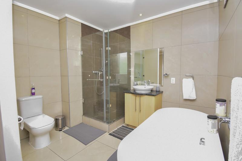 1 Bedroom Property for Sale in Sandton Central Gauteng