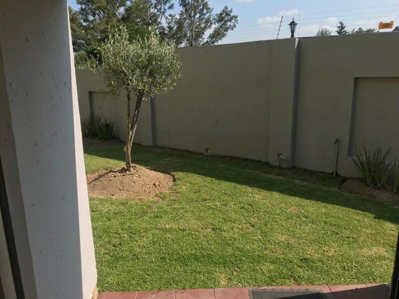 To Let 3 Bedroom Property for Rent in Ferndale Gauteng