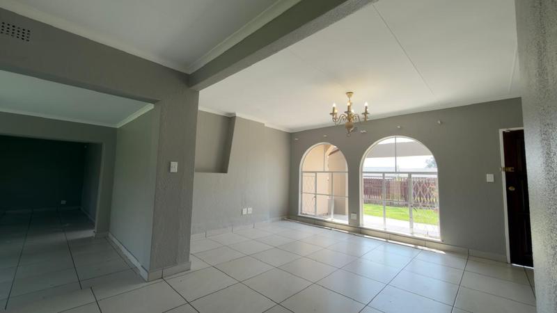 To Let 4 Bedroom Property for Rent in Parkrand Gauteng