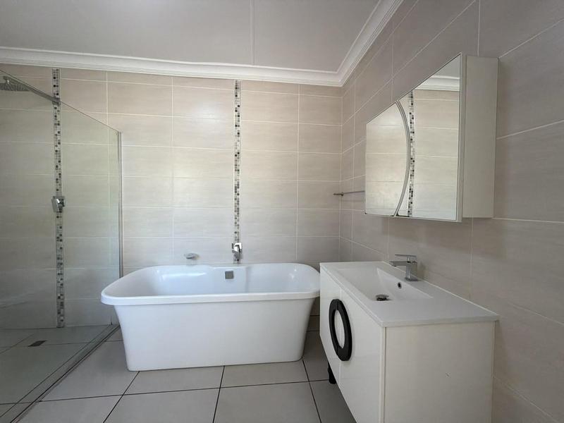 To Let 4 Bedroom Property for Rent in Parkrand Gauteng