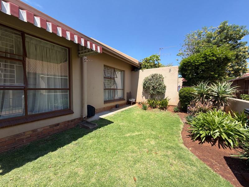 2 Bedroom Property for Sale in Birchleigh North Gauteng