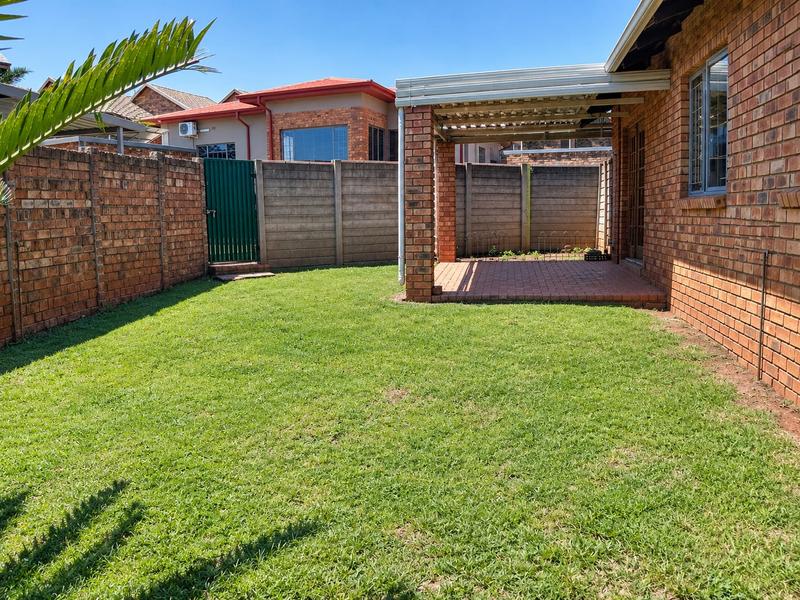 3 Bedroom Property for Sale in Die Hoewes Gauteng