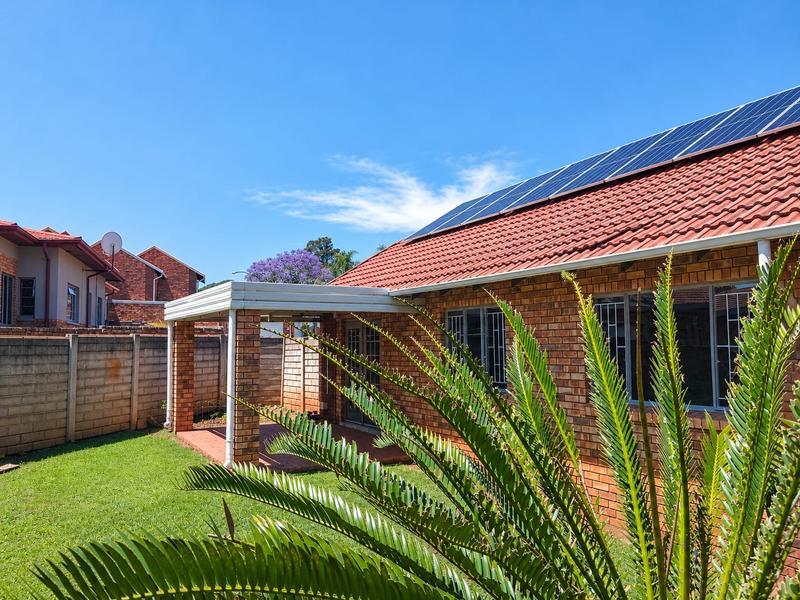 3 Bedroom Property for Sale in Die Hoewes Gauteng