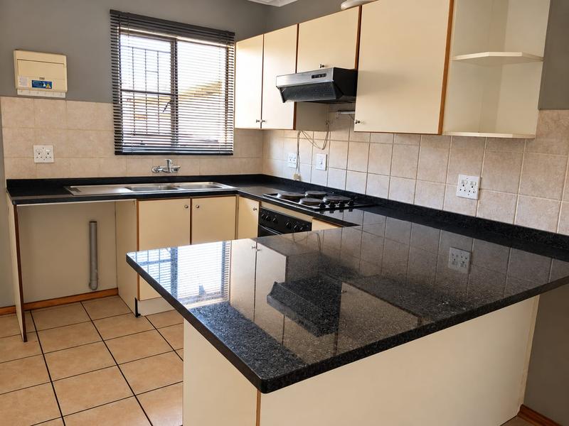 3 Bedroom Property for Sale in Die Hoewes Gauteng