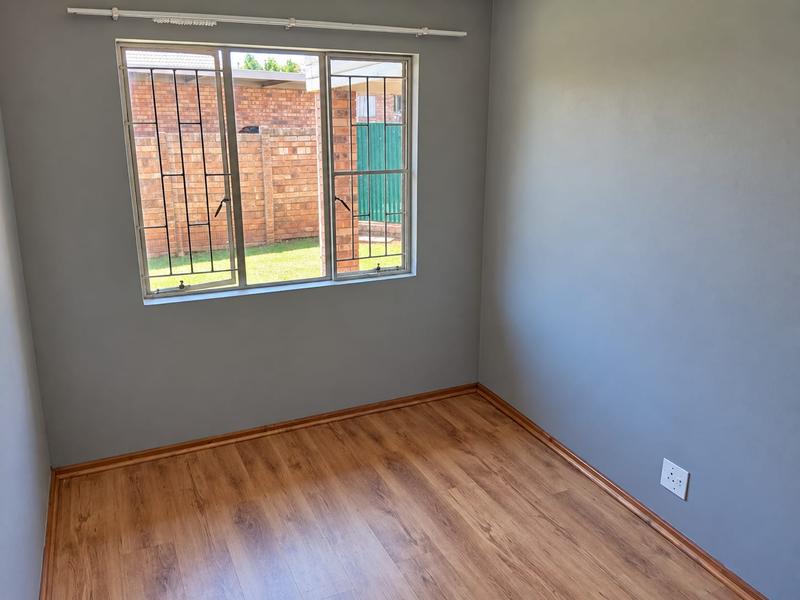 3 Bedroom Property for Sale in Die Hoewes Gauteng