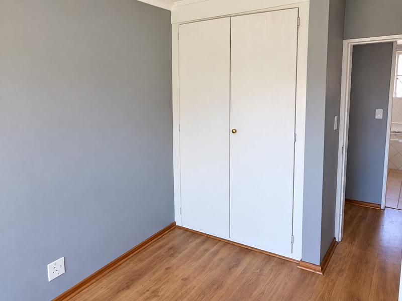3 Bedroom Property for Sale in Die Hoewes Gauteng