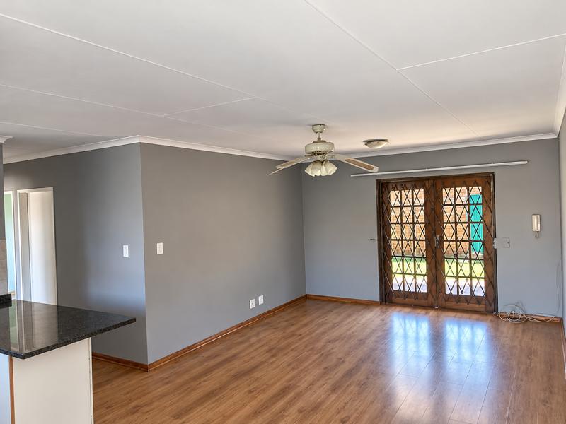 3 Bedroom Property for Sale in Die Hoewes Gauteng