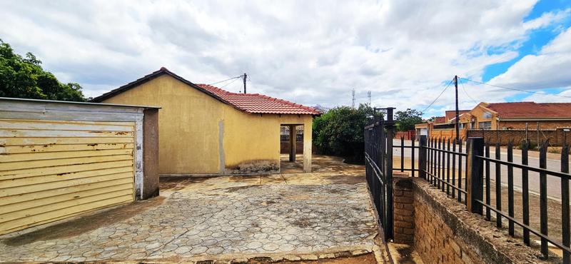 2 Bedroom Property for Sale in Soshanguve GG Gauteng