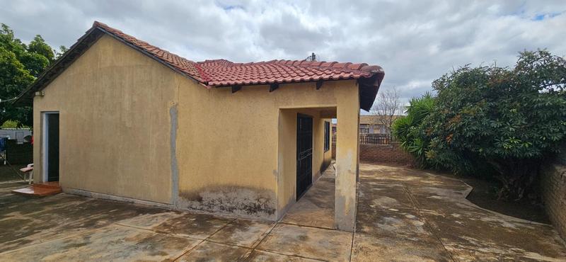 2 Bedroom Property for Sale in Soshanguve GG Gauteng