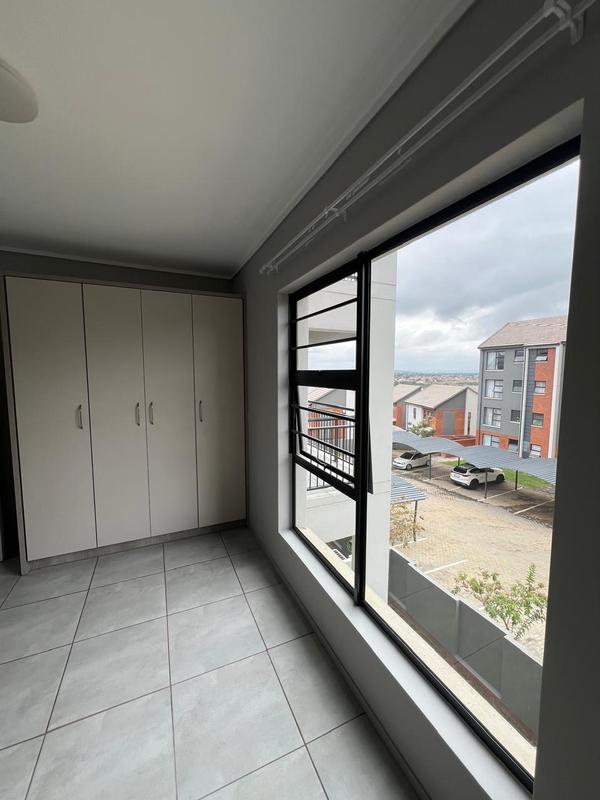 To Let 2 Bedroom Property for Rent in Amberfield Gauteng