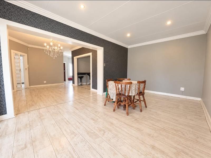 4 Bedroom Property for Sale in Brackendowns Gauteng