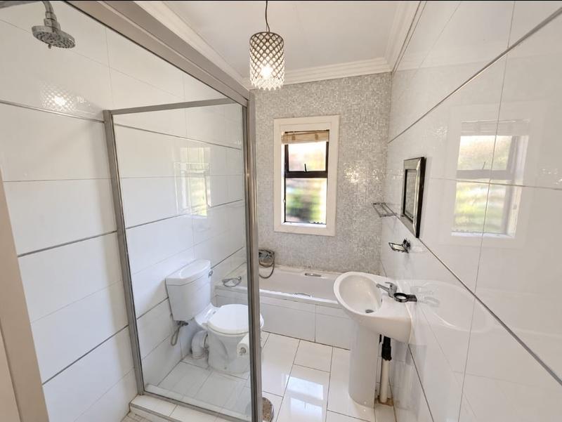4 Bedroom Property for Sale in Brackendowns Gauteng