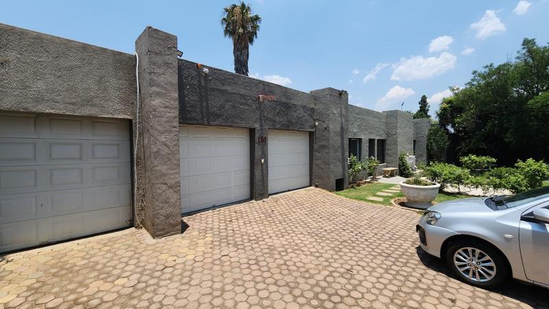 4 Bedroom Property for Sale in Brackendowns Gauteng