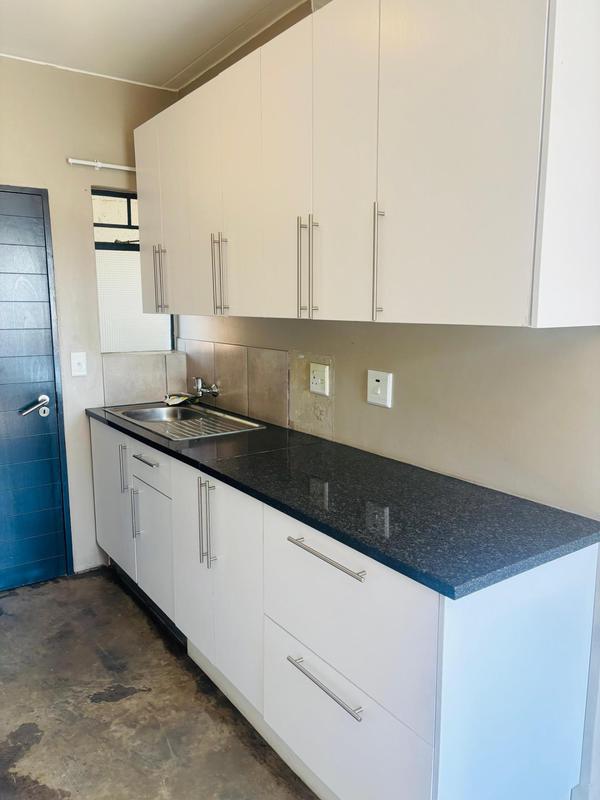 2 Bedroom Property for Sale in Fleurhof Gauteng