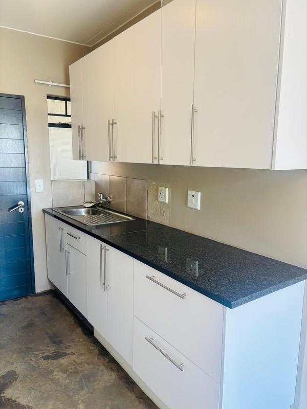 2 Bedroom Property for Sale in Fleurhof Gauteng