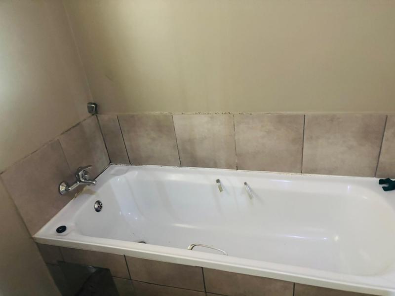 2 Bedroom Property for Sale in Fleurhof Gauteng