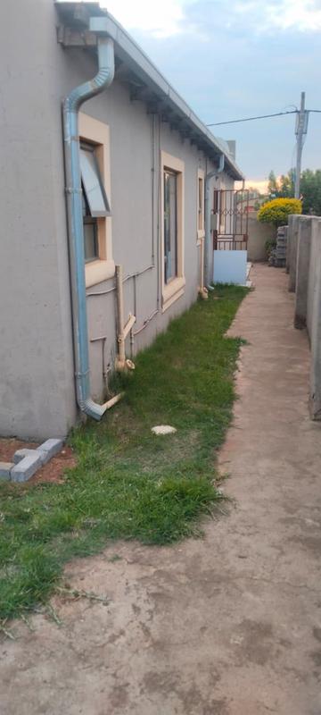 3 Bedroom Property for Sale in Rondebult Gauteng