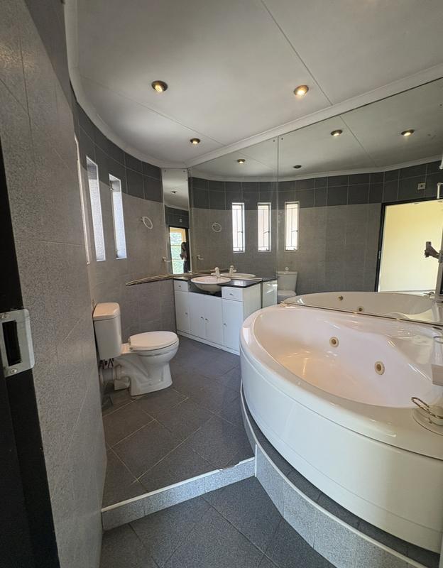 3 Bedroom Property for Sale in Corlett Gardens Gauteng