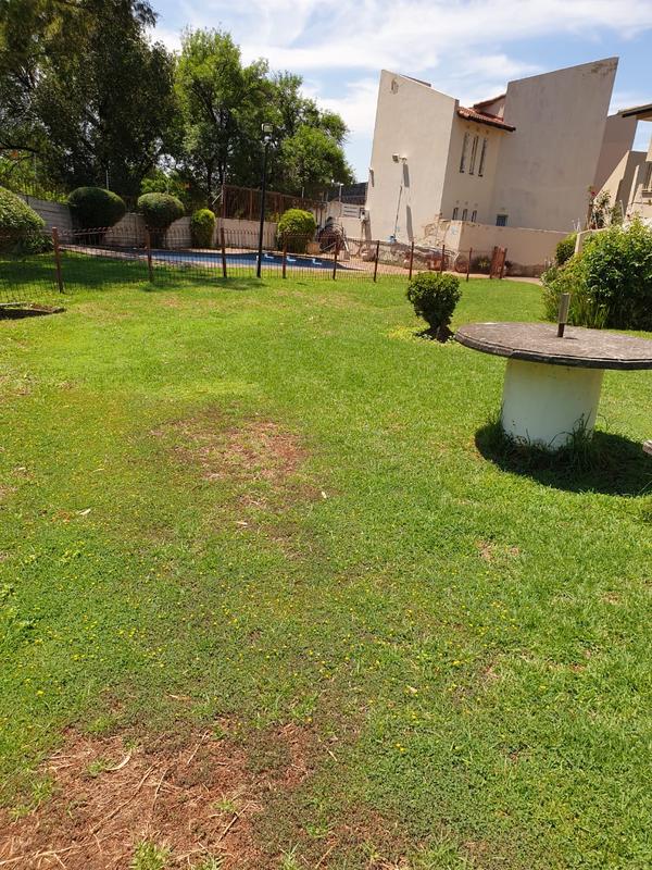 3 Bedroom Property for Sale in Corlett Gardens Gauteng