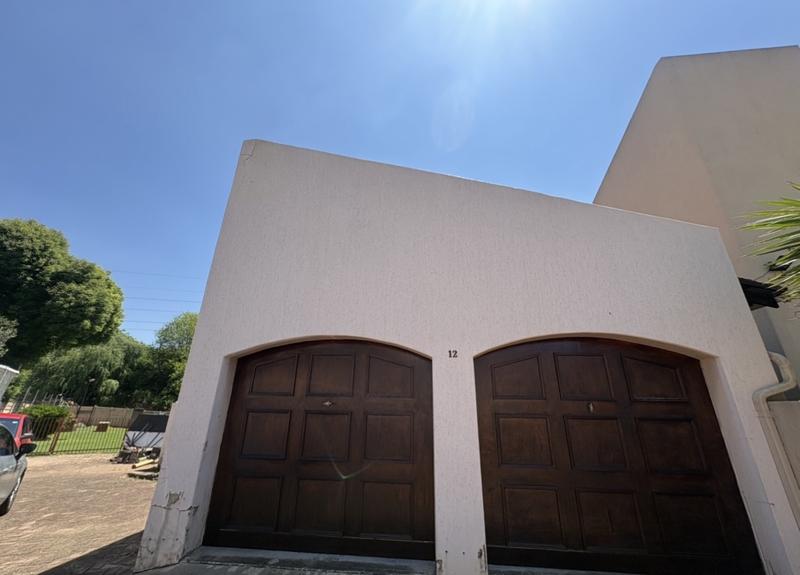 3 Bedroom Property for Sale in Corlett Gardens Gauteng
