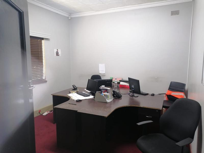 To Let 3 Bedroom Property for Rent in Bezuidenhout Valley Gauteng
