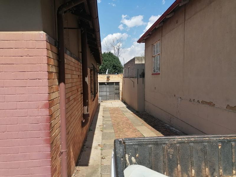To Let 3 Bedroom Property for Rent in Bezuidenhout Valley Gauteng