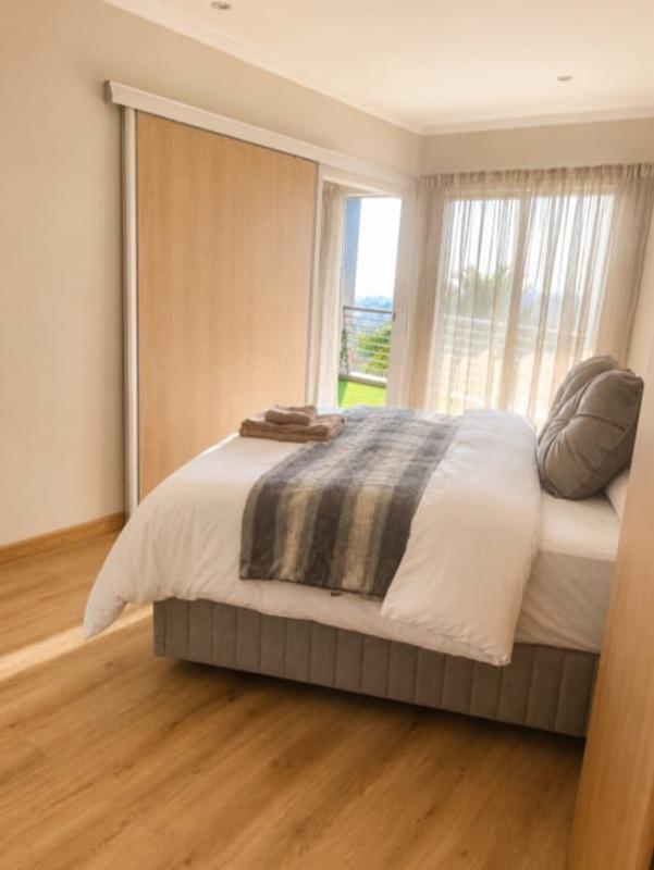 1 Bedroom Property for Sale in Sandhurst Gauteng