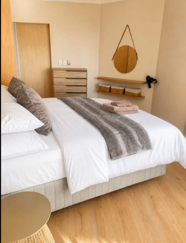 1 Bedroom Property for Sale in Sandhurst Gauteng