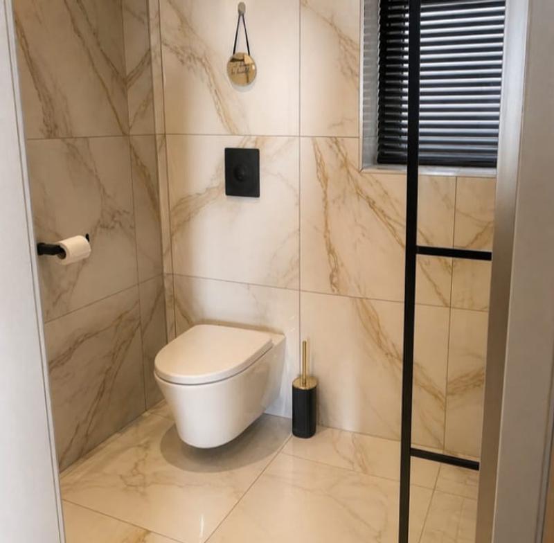 1 Bedroom Property for Sale in Sandhurst Gauteng