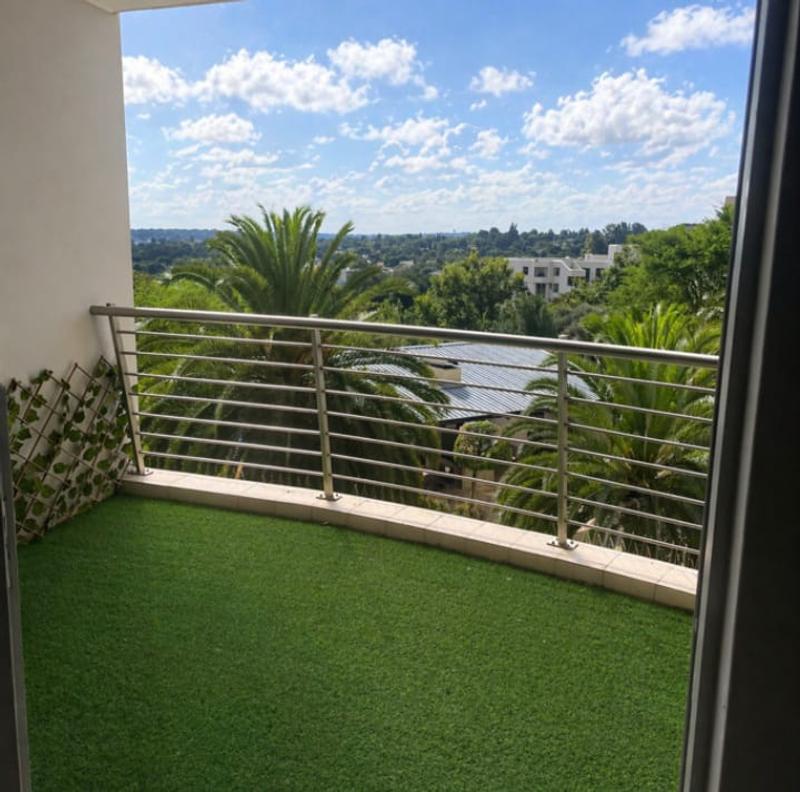 1 Bedroom Property for Sale in Sandhurst Gauteng