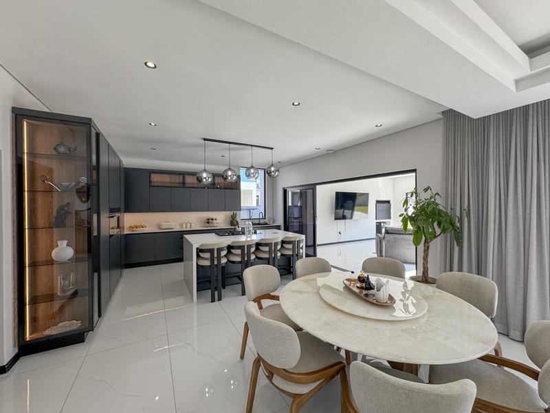 To Let 5 Bedroom Property for Rent in Midstream Heights Gauteng