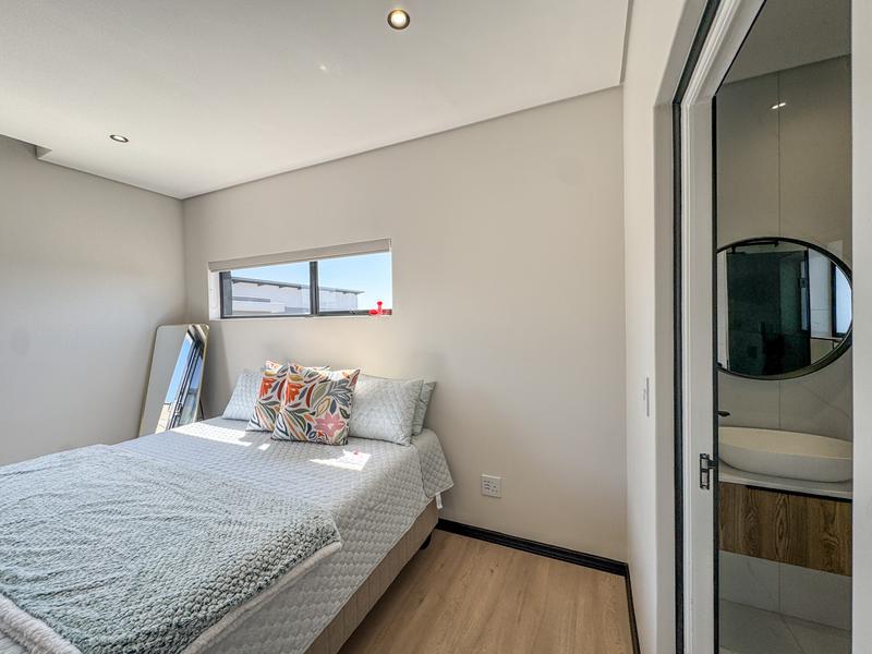 To Let 5 Bedroom Property for Rent in Midstream Heights Gauteng