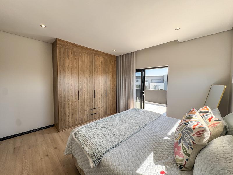 To Let 5 Bedroom Property for Rent in Midstream Heights Gauteng