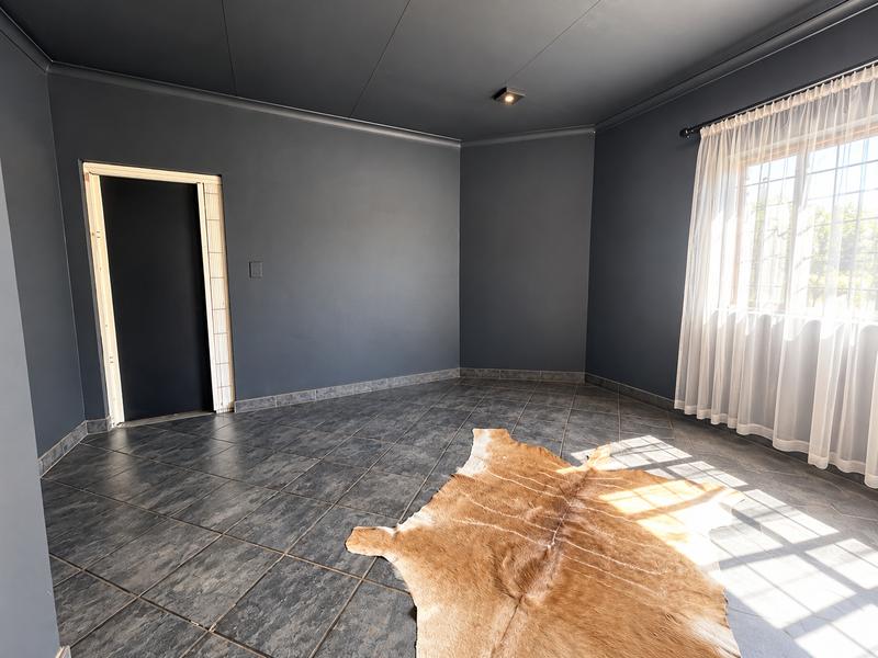 To Let 4 Bedroom Property for Rent in Waterkloof Ridge Gauteng