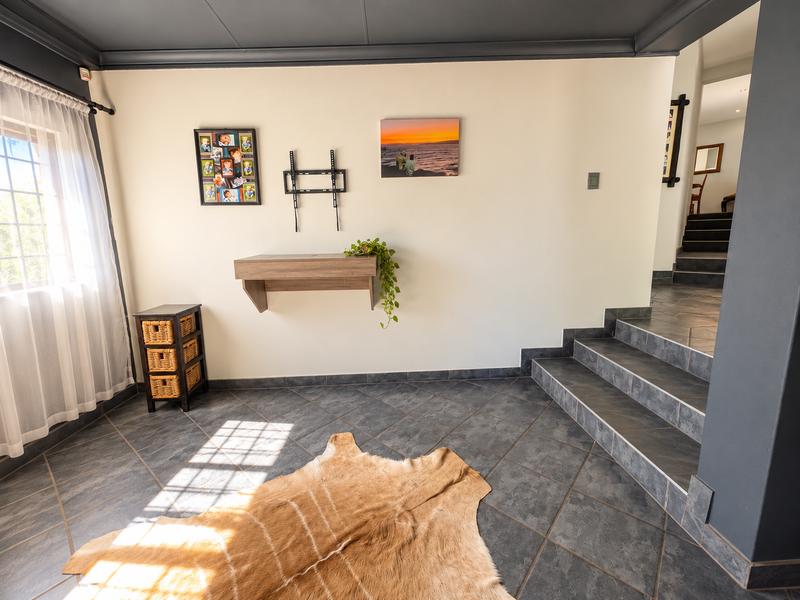 To Let 4 Bedroom Property for Rent in Waterkloof Ridge Gauteng