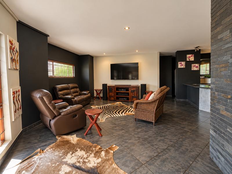 To Let 4 Bedroom Property for Rent in Waterkloof Ridge Gauteng
