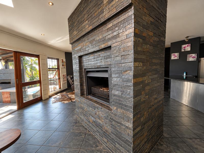 To Let 4 Bedroom Property for Rent in Waterkloof Ridge Gauteng