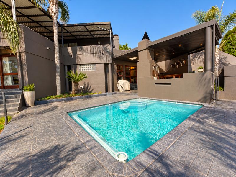 To Let 4 Bedroom Property for Rent in Waterkloof Ridge Gauteng