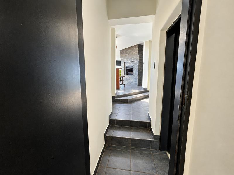 To Let 4 Bedroom Property for Rent in Waterkloof Ridge Gauteng