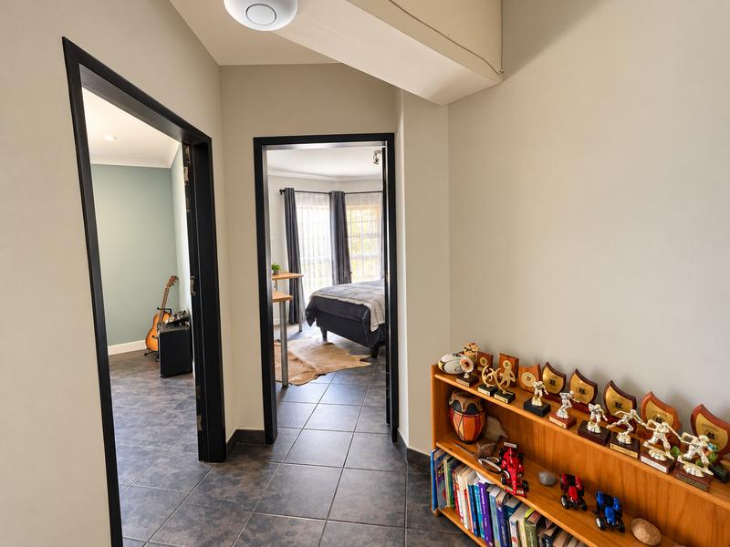 To Let 4 Bedroom Property for Rent in Waterkloof Ridge Gauteng