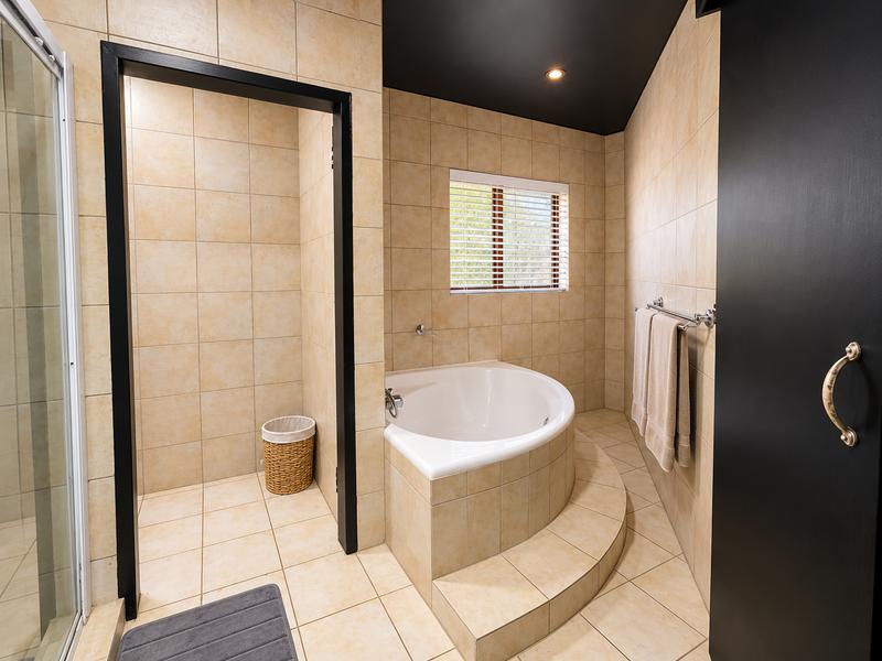 To Let 4 Bedroom Property for Rent in Waterkloof Ridge Gauteng