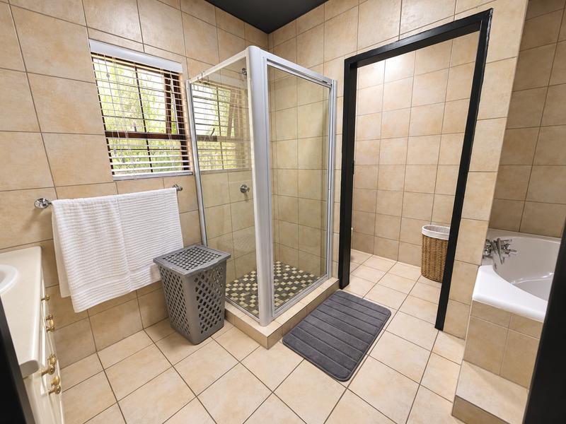 To Let 4 Bedroom Property for Rent in Waterkloof Ridge Gauteng