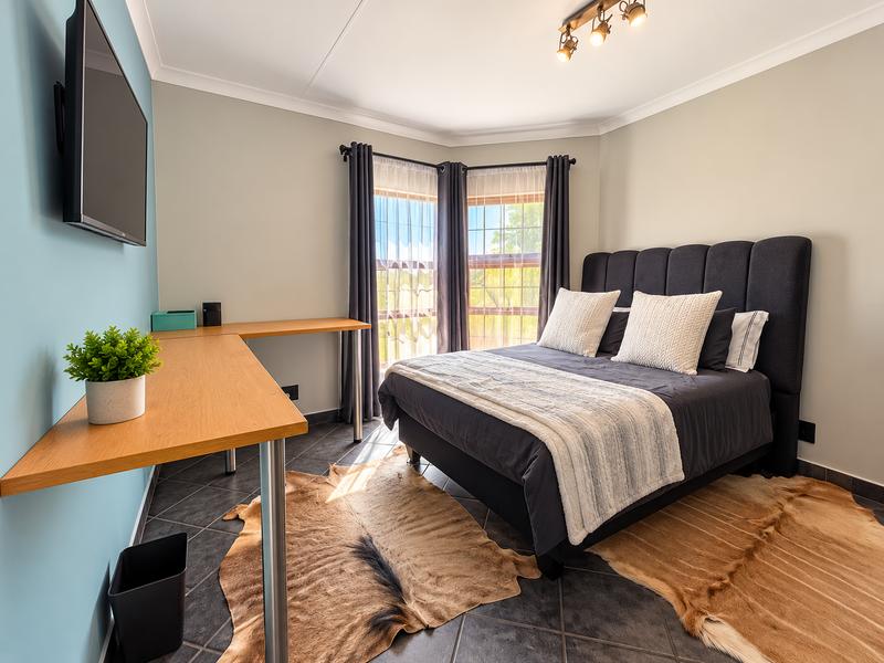 To Let 4 Bedroom Property for Rent in Waterkloof Ridge Gauteng