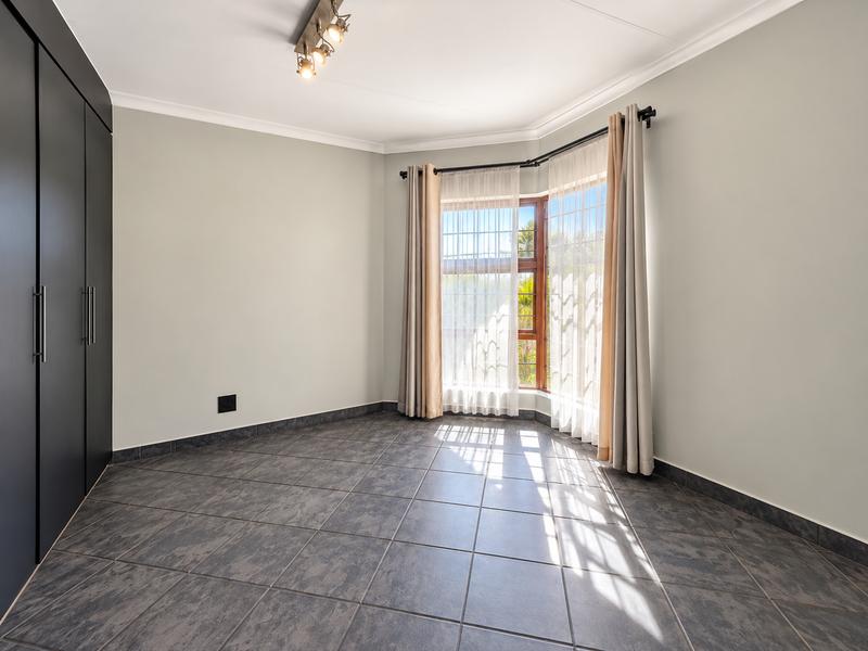 To Let 4 Bedroom Property for Rent in Waterkloof Ridge Gauteng