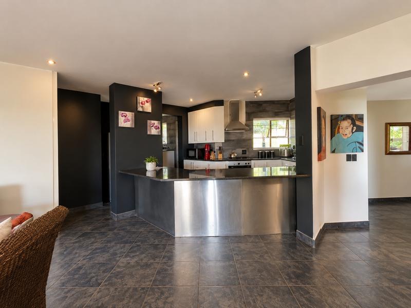 To Let 4 Bedroom Property for Rent in Waterkloof Ridge Gauteng