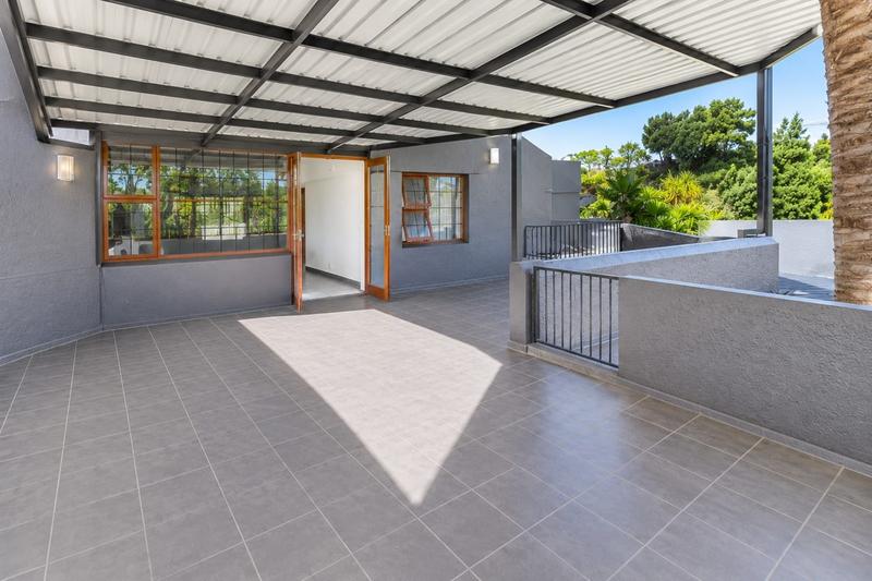 To Let 4 Bedroom Property for Rent in Waterkloof Ridge Gauteng